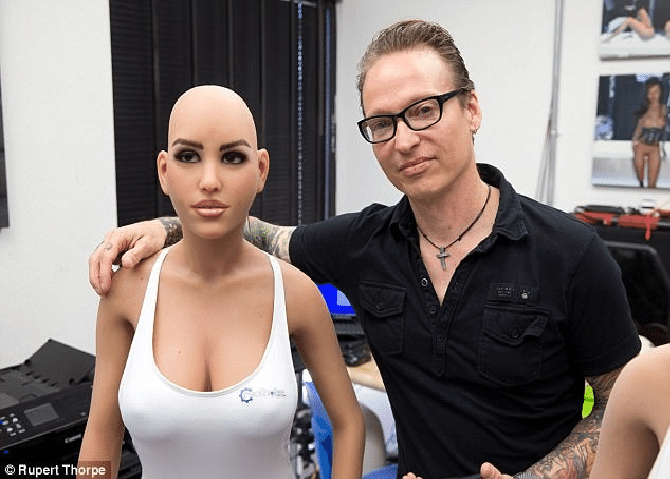 Matt McMullen - El fundador de RealDoll
